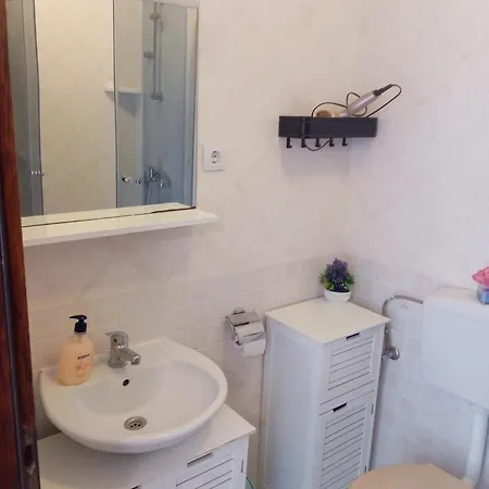 Apartment Majer 2 *